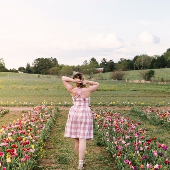 Get your Barbie on with this Gal meets Glam collection Polly dress - Picture 5 of 15